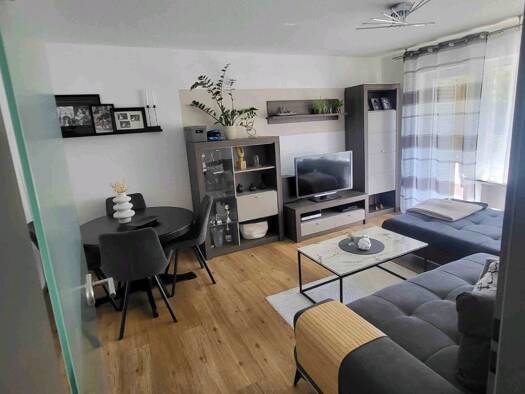 Wohnung zur Miete 1.064 € 4 Zimmer 76 m² Geschoss 3/4 frei ab 01.03.2026 Traunstein 83278