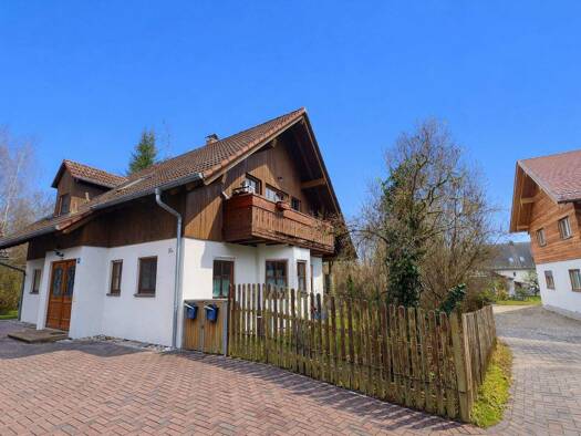 Mehrfamilienhaus zum Kauf 745.000 € 9 Zimmer 155 m² 945 m² Grundstück Inkofener Straße 30A Haag Haag an der Amper 85410