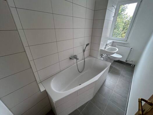 Wohnung zur Miete 357 € 3 Zimmer 59,5 m² 1. Geschoss frei ab sofort Hans-Stubbe-Straße 7 Gatersleben Seeland 06466