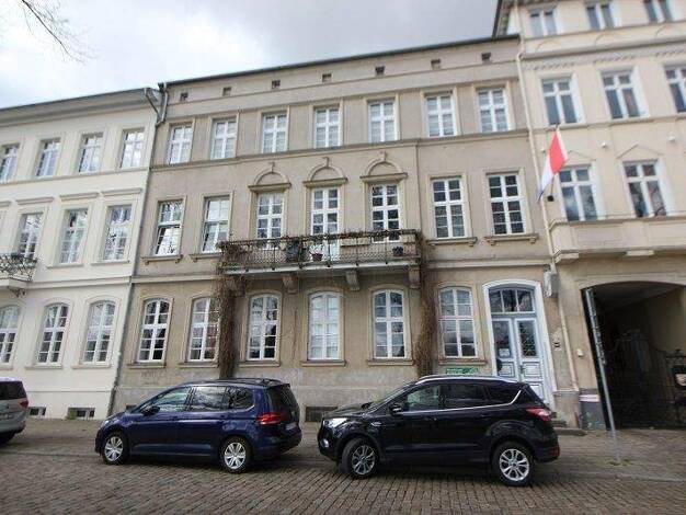 Wohnung zur Miete 1.100 € 4 Zimmer 120 m² frei ab 01.06.2026 Paulsstadt Schwerin 19055