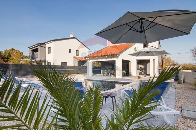 Villa zum Kauf 560.000 € 5 Zimmer 160 m²<br/>Wohnfläche 564 m²<br/>Grundstück Krk 51500