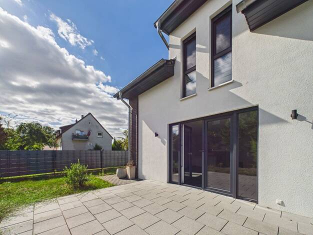 Doppelhaushälfte zum Kauf 575.000 € 5 Zimmer 122 m² 303 m² Grundstück Isernhagen H.B. Isernhagen 30916