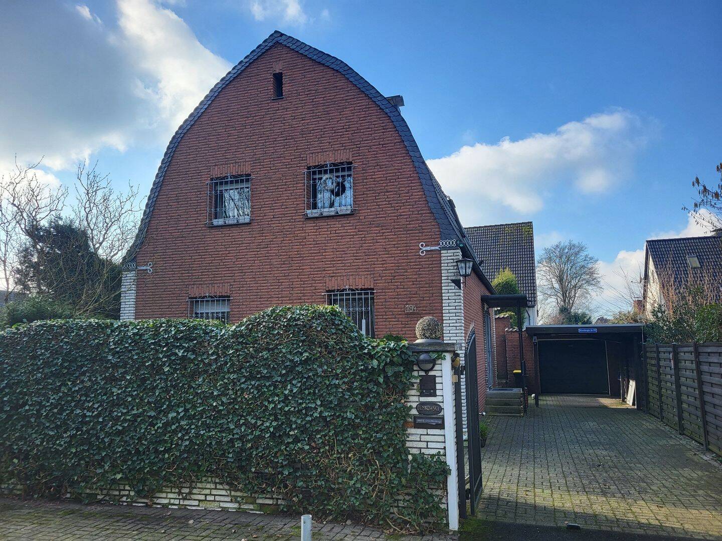 freistehendes Einfamilienhaus mit Altbaucharme und viel Potenzial!