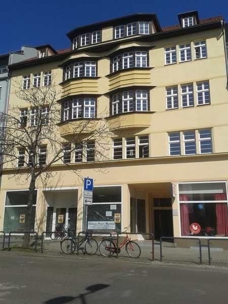 Wohnung zur Miete 700 € 3 Zimmer 104 m²<br/>Wohnfläche ab sofort<br/>Verfügbarkeit Bahnhofstraße Merseburg Merseburg 06217