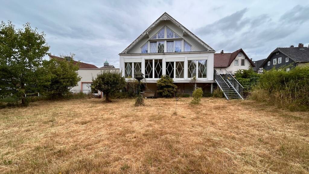 Haus zum Kauf 299.000 € 15 Zimmer 400 m² 1.030 m² Grundstück Neustadt 96465