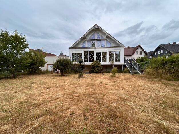 Haus zum Kauf 299.000 € 15 Zimmer 400 m² 1.030 m² Grundstück Neustadt Neustadt 96465
