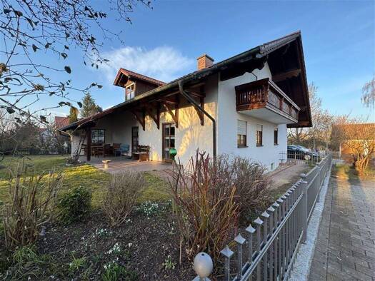 Einfamilienhaus zur Miete 1.300 € 6 Zimmer 237 m² 781 m² Grundstück frei ab sofort Geiselhöring 94333