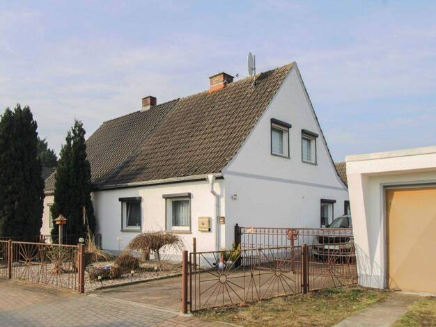 Doppelhaushälfte zum Kauf 79.000 € 4 Zimmer 100 m² 1.004 m² Grundstück Abtsdorf Wittenberg 06888