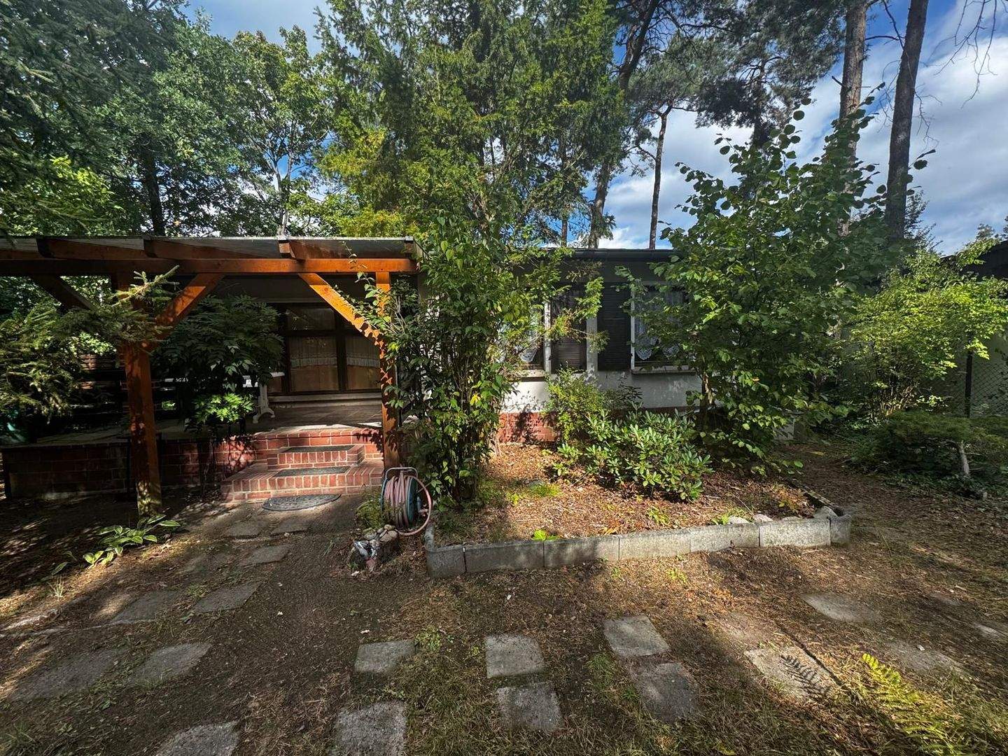 Immobilie in Halle (Saale) - Freizeitbungalow auf Eigentumsland in der Waldsiedlung Wellaune zu verkaufen! - Bild 1