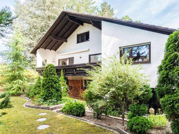 Einfamilienhaus zum Kauf provisionsfrei 1.595.000 € 8 Zimmer 330 m² 1.041 m² Grundstück Erlangen 91056