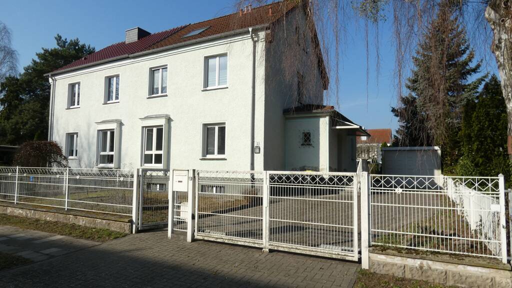 Doppelhaushälfte zum Kauf 389.000 € 6 Zimmer 128,6 m² 518 m² Grundstück frei ab sofort Erich-Weinert-Straße 2 Strausberg 15344