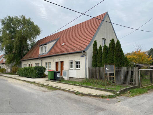 Haus zum Kauf 215.000 € 3 Zimmer 75 m² 400 m² Grundstück Gartenstrasse Strasshof an der Nordbahn 2231