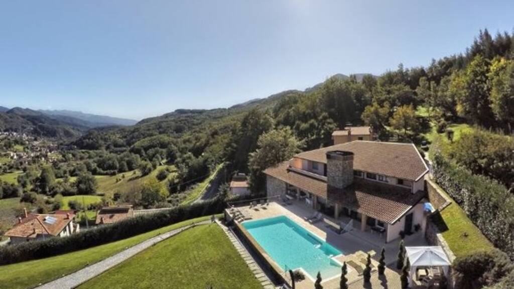 Einfamilienhaus zum Kauf 1.870.000 € 9 Zimmer 900 m² 4.200 m² Grundstück Lucca 55035