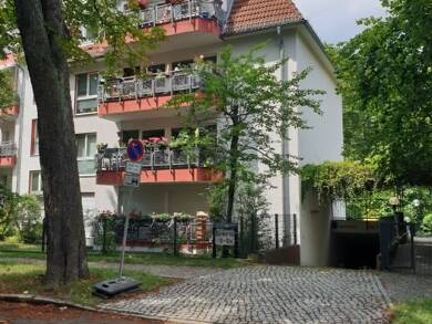 Tiefgaragenstellplatz zur Miete provisionsfrei 50 € Gärtnerstr. 13 Lichterfelde Berlin 12207