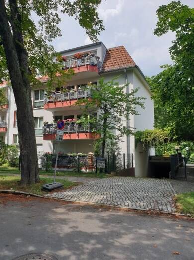 Tiefgaragenstellplatz zur Miete provisionsfrei 50 € Gärtnerstr. 13 Lichterfelde Berlin 12207