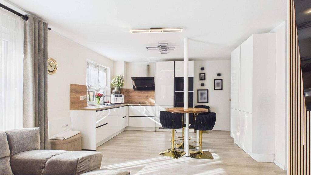 Stadthaus zur Miete 2.690 € 4,5 Zimmer 108 m² 157 m² Grundstück frei ab 01.06.2026 Aubing-Lochhausen-Langwied München 81249