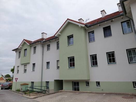 Wohnung zur Miete 727 € 3 Zimmer 83,5 m² frei ab 30.09.2026 Geras 2093