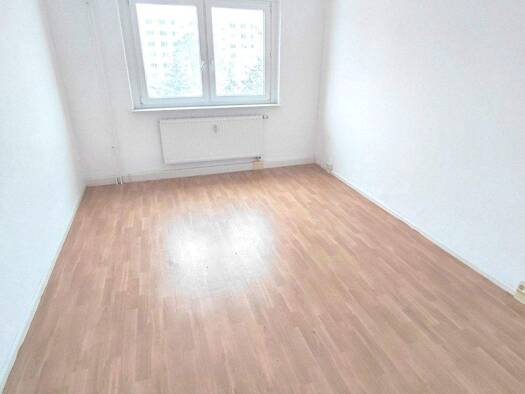 Wohnung zur Miete 425 € 3 Zimmer 68 m² 3. Geschoss frei ab sofort Neue Platekaer Str 4 Borna 04552