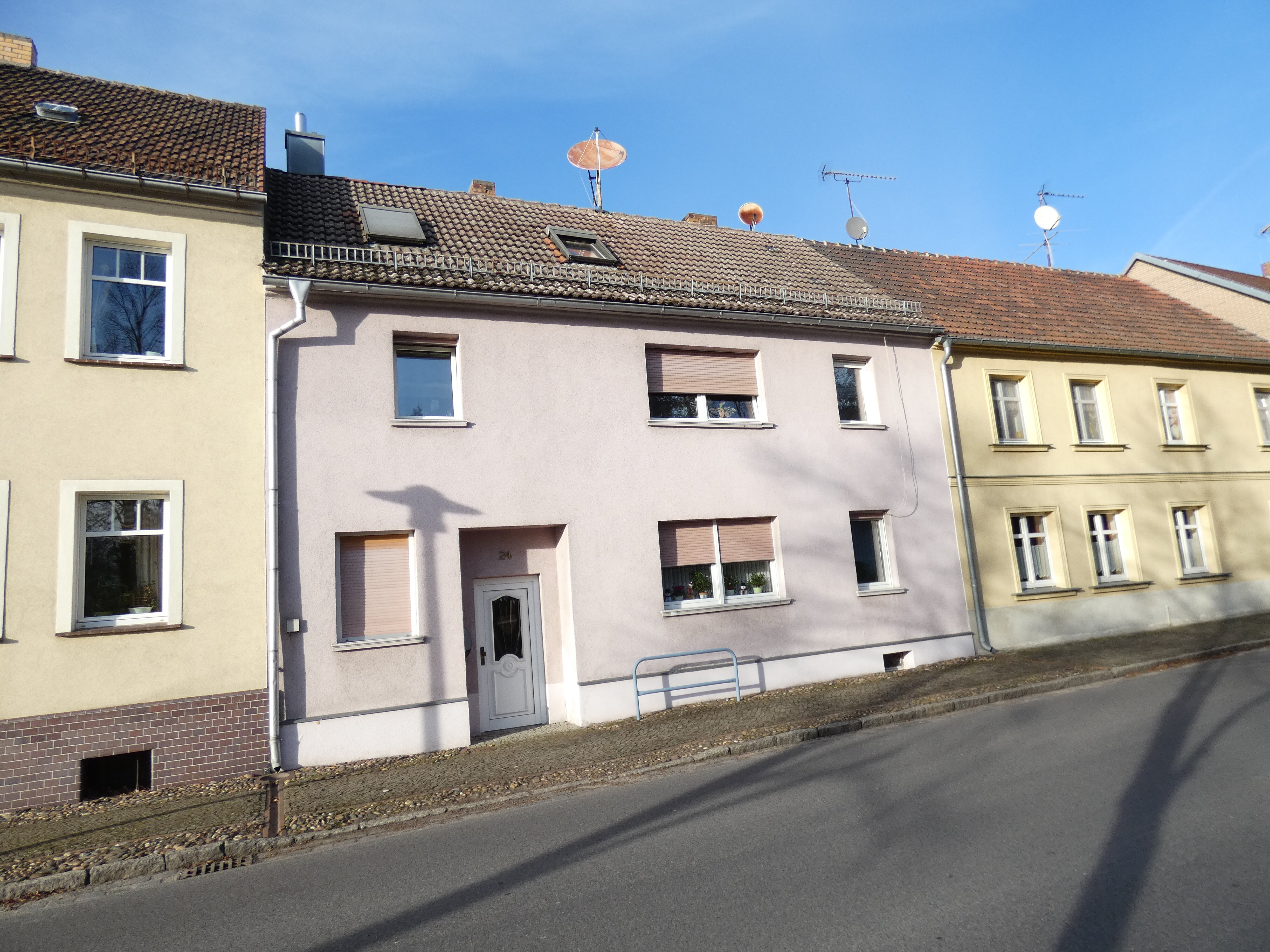 Einfamilienhaus zum Kauf 119.000 € 5 Zimmer 144,8 m²<br/>Wohnfläche 1.942 m²<br/>Grundstück ab sofort<br/>Verfügbarkeit Doberluger Straße 24 Uebigau Uebigau-Wahrenbrück 04938