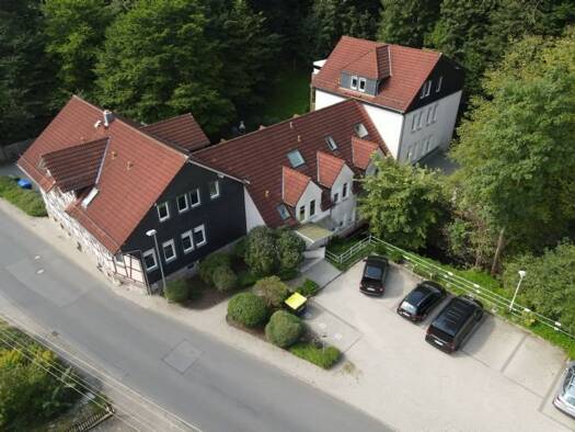 Wohnung zur Miete 340 € 2 Zimmer 62 m² Suhl 98528