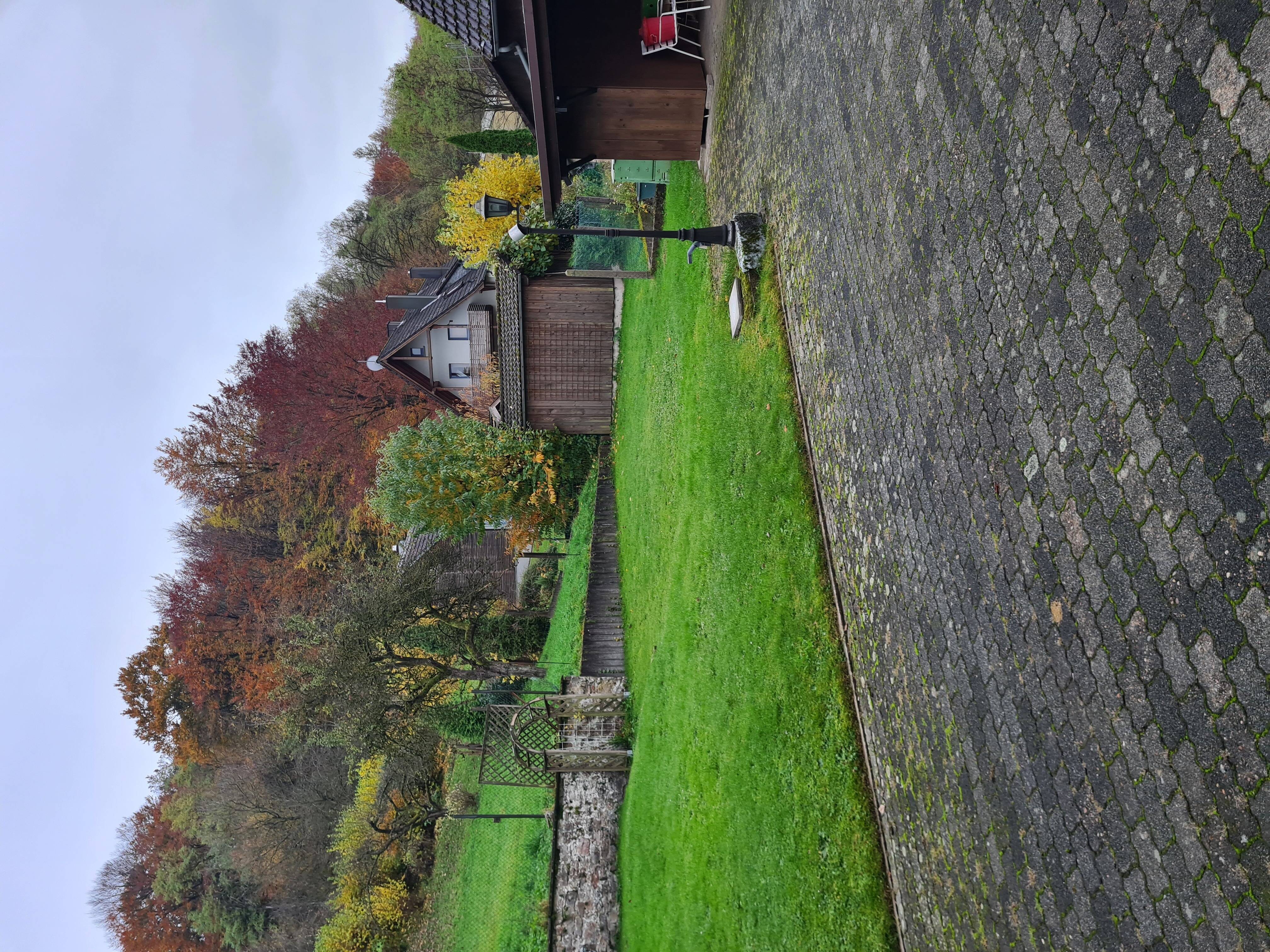 Immobilie in Sailauf - MFH mit neuer Heizung und Bauplatz mit Baugenehmigung! - Bild 1