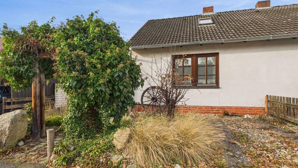 Doppelhaushälfte zum Kauf 190.000 € 5 Zimmer 116 m² 467 m² Grundstück Nienhagen 29336