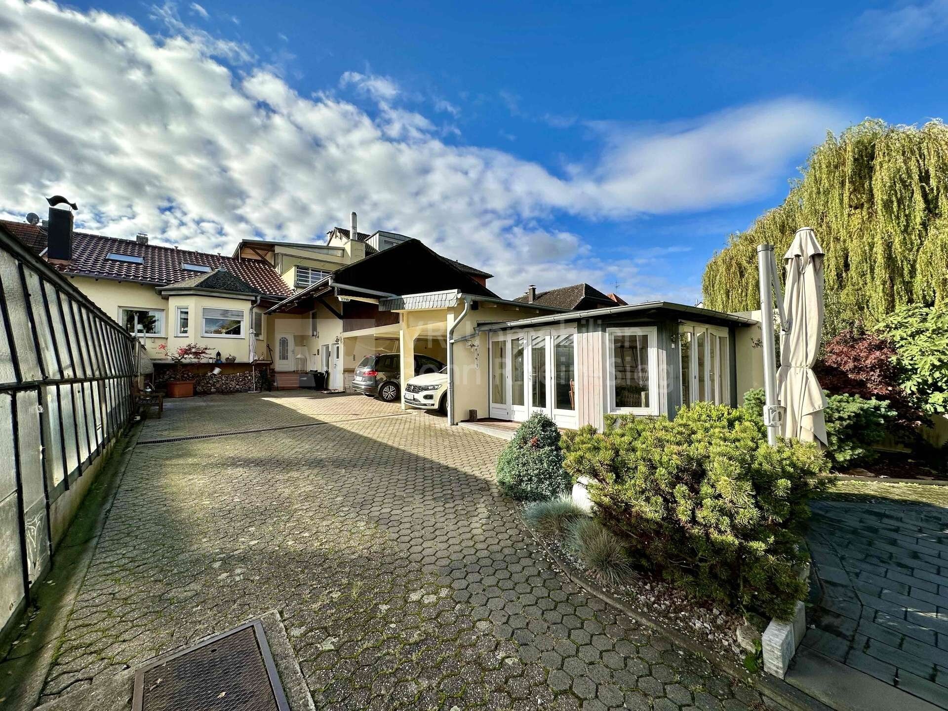 Mehrfamilienhaus zum Kauf 780.000 € 9 Zimmer 261 m²<br/>Wohnfläche 1.253 m²<br/>Grundstück Oedekoven Alfter 53347