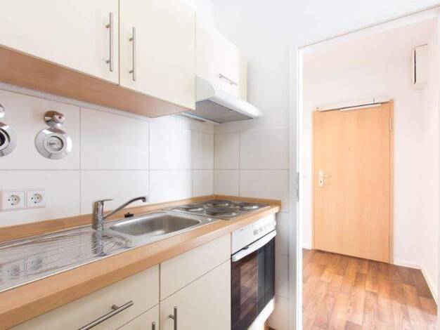 Studio zur Miete 255 € 1 Zimmer 36,4 m² 5. Geschoss Ferdinand-von-Schill-Straße 3 Sudenburg Magdeburg 39116