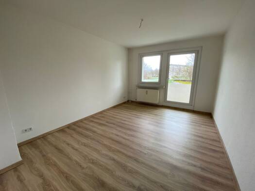 Wohnung zur Miete 343 € 3 Zimmer 57,4 m² 4. Geschoss frei ab sofort Max-Müller-Straße 32 Zittau Zittau 02763