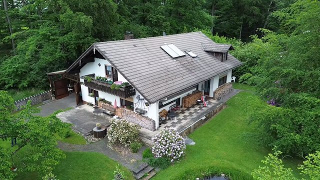 Einfamilienhaus zum Kauf provisionsfrei 444.000 € 7 Zimmer 210 m²<br/>Wohnfläche 1.416 m²<br/>Grundstück Stadtallendorf Stadtallendorf 35260