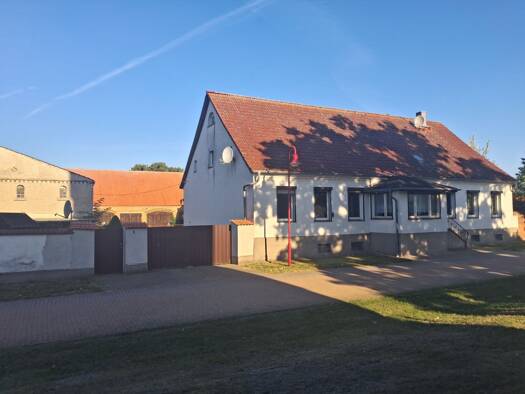 Bauernhaus zum Kauf 350.000 € 6 Zimmer 200 m² 3.255 m² Grundstück frei ab sofort Karwesee Fehrbellin 16833