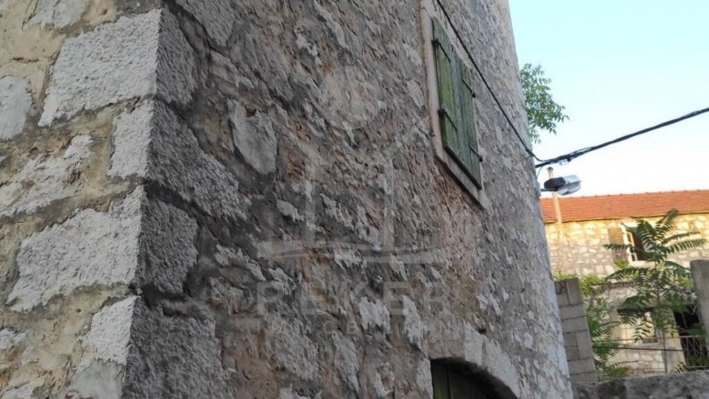 Reihenmittelhaus zum Kauf 169.000 € 140 m² Hvar