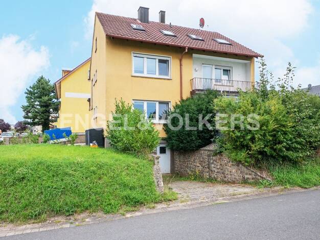 Einfamilienhaus zum Kauf 315.000 € 7 Zimmer 189 m² 715 m² Grundstück Mönchstockheim Sulzheim 97529