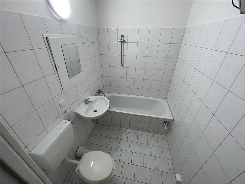 Wohnung zur Miete 331 € 3 Zimmer 62,5 m²<br/>Wohnfläche 3.<br/>Geschoss Am Rotberg 6 Wutha-Farnroda Wutha-Farnroda 99848