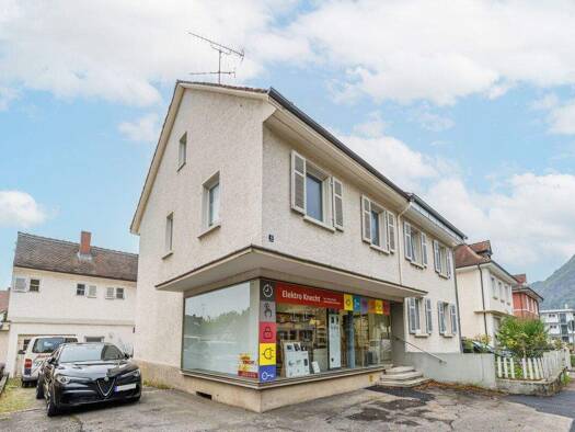 Haus zum Kauf 449.000 € 7 Zimmer 79,7 m² 309 m² Grundstück frei ab 01.01.2026 Singen 78224