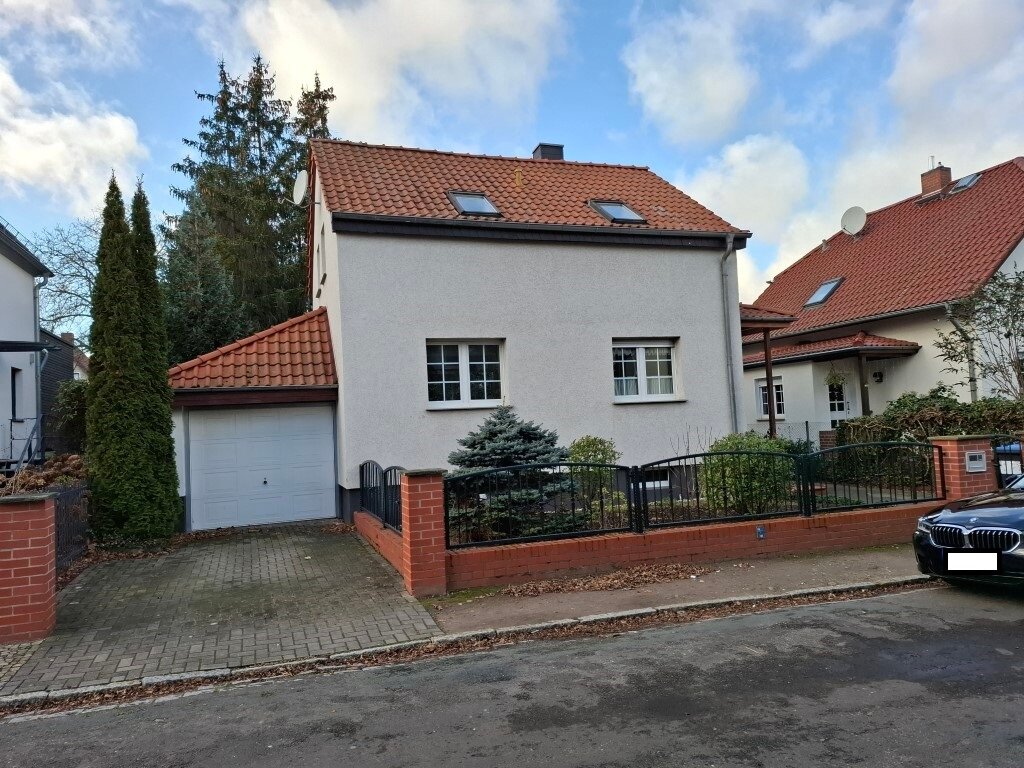 Haus zum Kauf 280.000 € 2 Zimmer 90 m²<br/>Wohnfläche 560 m²<br/>Grundstück ab sofort<br/>Verfügbarkeit Kroatenhügel Magdeburg 39116