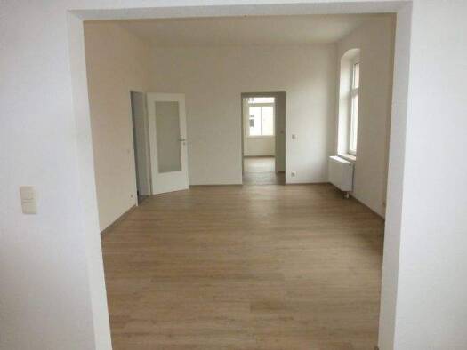 Wohnung zur Miete 820 € 4 Zimmer 116 m² 1. Geschoss frei ab sofort Zeitz 06712
