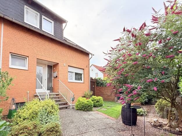 Doppelhaushälfte zum Kauf 295.000 € 3 Zimmer 106 m² 369 m² Grundstück Ramlingen-Ehlershausen Burgdorf 31303