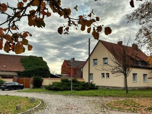 Bauernhaus zum Kauf 310.000 € 7 Zimmer 215 m² 1.103 m² Grundstück Leuna 06237