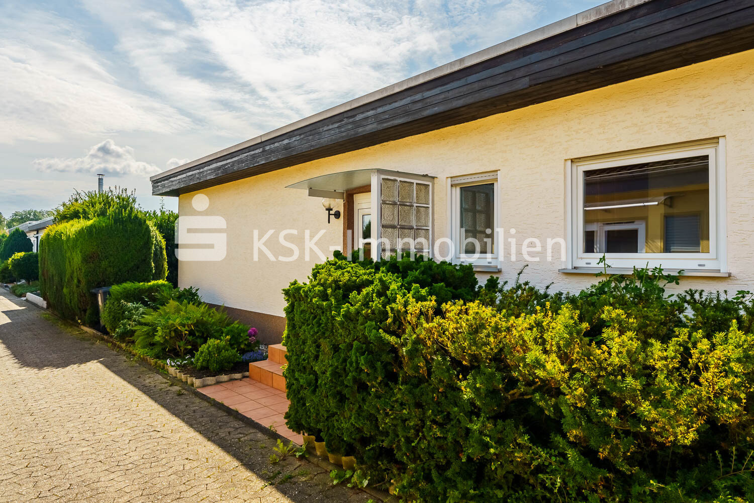 Einfamilienhaus zum Kauf 350.000 € 4 Zimmer 117 m²<br/>Wohnfläche 382 m²<br/>Grundstück Heimerzheim Swisttal 53913