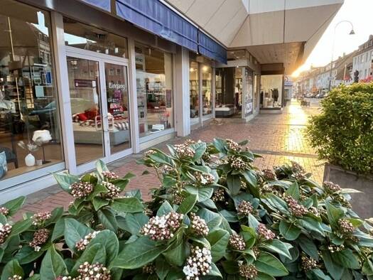 Laden zur Miete 3.950 € 1 Zimmer 244 m² Verkaufsfläche Rodenkirchen Köln / Rodenkirchen 50996