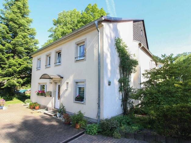 Einfamilienhaus zum Kauf 199.000 € 7 Zimmer 227,2 m² 340,2 m² Grundstück Neustadt Neustadt in Sachsen 01844