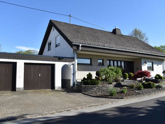 Einfamilienhaus zum Kauf 295.000 € 6 Zimmer 204,4 m² 2.662 m² Grundstück frei ab sofort Auf der Fenn 20 Mittelstrimmig 56858