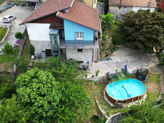 Einfamilienhaus zum Kauf 330.000 € 6 Zimmer 180 m² 980 m² Grundstück frei ab sofort via dei Conti Omegna