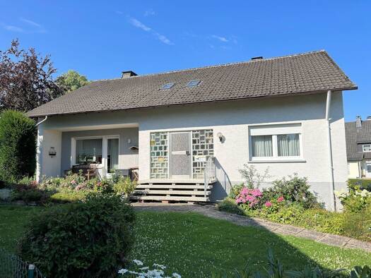 Haus zum Kauf 248.000 € 7,5 Zimmer 172,8 m² 996 m² Grundstück Allagen Warstein 59581