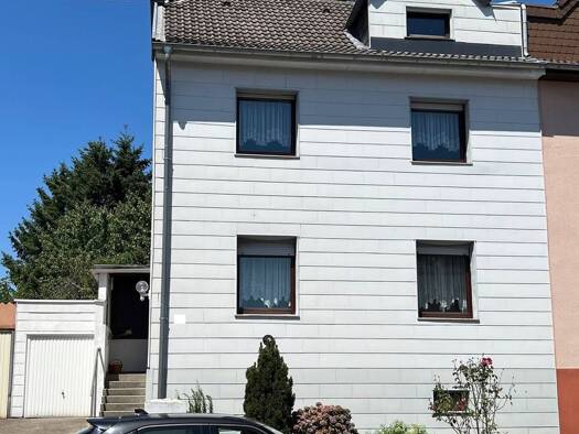 Doppelhaushälfte zum Kauf provisionsfrei 179.000 € 7 Zimmer 145 m² 321 m² Grundstück frei ab sofort Gersweiler West 66128