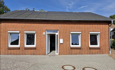 Bungalow zum Kauf 129.000 € 3,5 Zimmer 83 m² 455 m² Grundstück Bredstedt 25821
