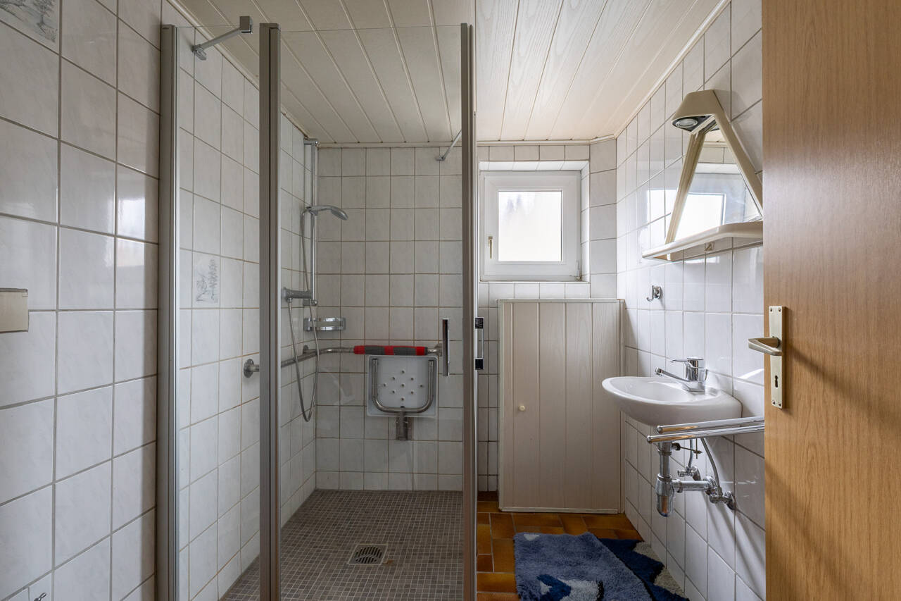 Immobilie in Moormerland - Älteres Fehnhaus in ruhiger Siedlungslage Nähe Zentrum Warsingsfehn - Bild 4