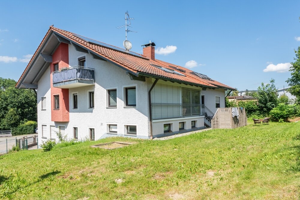 Wohn- und Geschäftshaus zum Kauf als Kapitalanlage geeignet 780.000 € 13 Zimmer 260 m²<br/>Fläche Haidenhof Nord Passau 94036