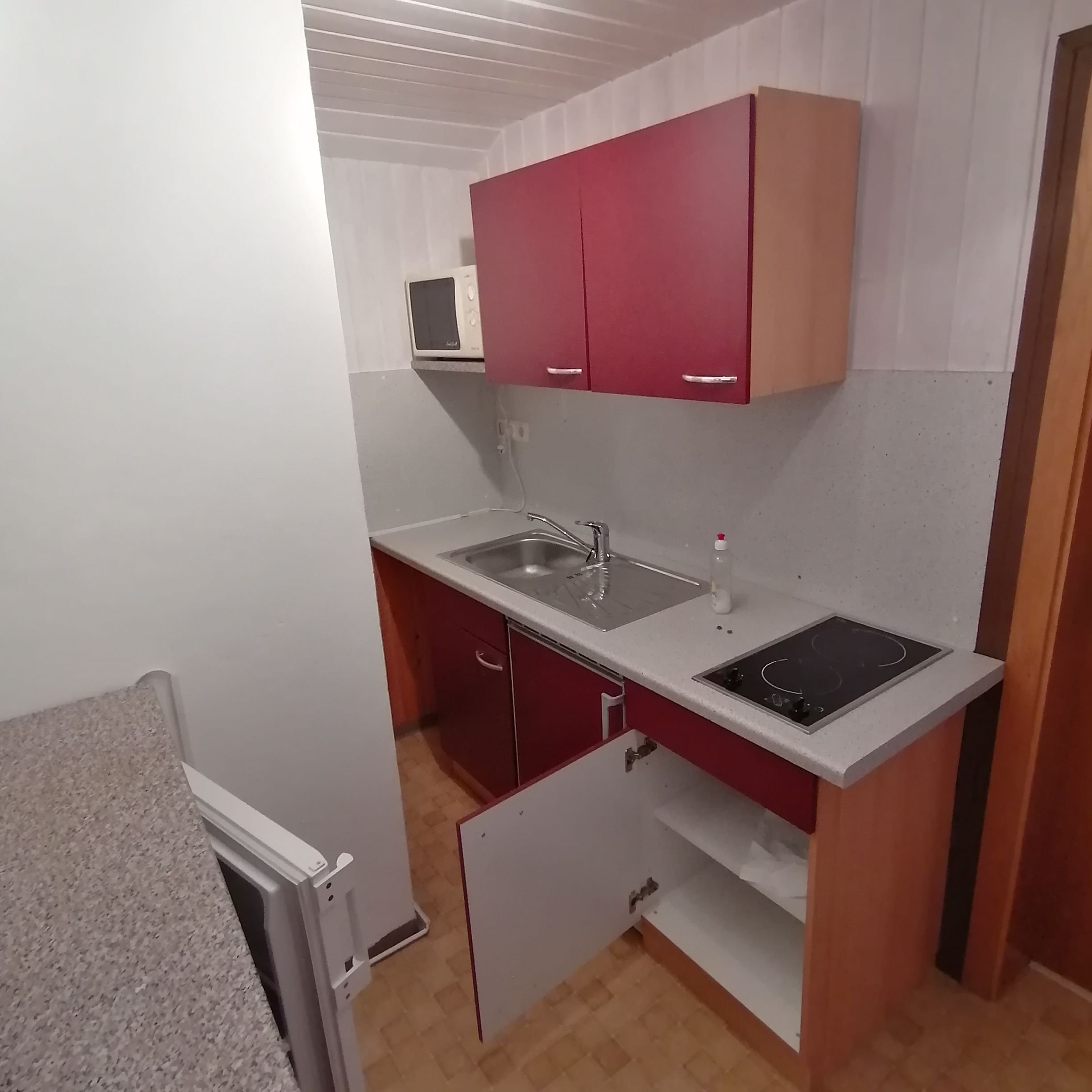 Rohdachboden zur Miete 375 € 3 Zimmer 42 m²<br/>Wohnfläche 3.<br/>Geschoss ab sofort<br/>Verfügbarkeit Stephanusstr. Oberspechtrain Loiching 84180